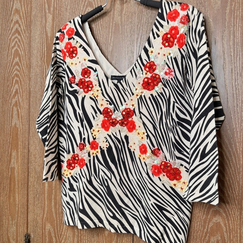 Maurice Sasson Zebra Print Silk Blend Sequin Floral V-Neck Top Small Black White - Picture 6 of 7